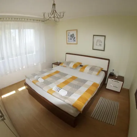 Veronika Apartment *